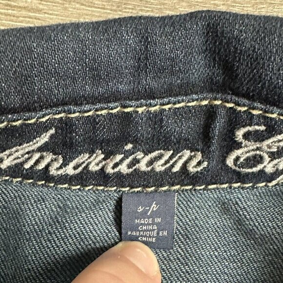 American Eagle Jean Jacket Size Small Blue Long Sleeve Button Down Cropped - Picture 3 of 5
